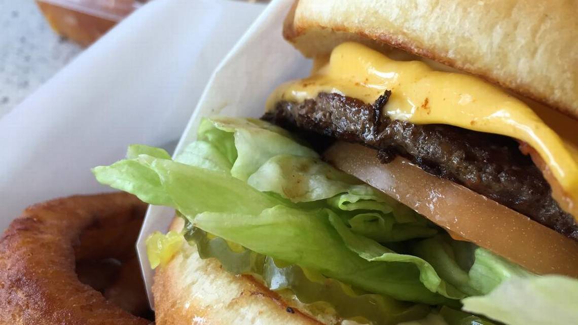 Bennett’s Grocery offers some of Burleson’s best burgers