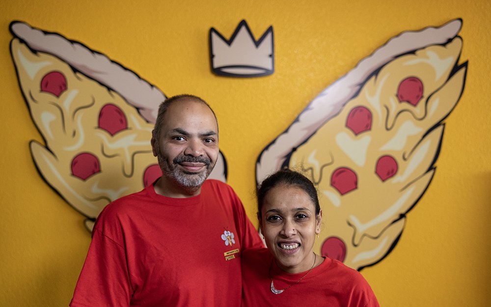 Buzzy pizza joint brings tandoori & pickle pies to Watauga